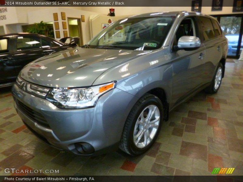 Mercury Gray Metallic / Black 2014 Mitsubishi Outlander SE S-AWC