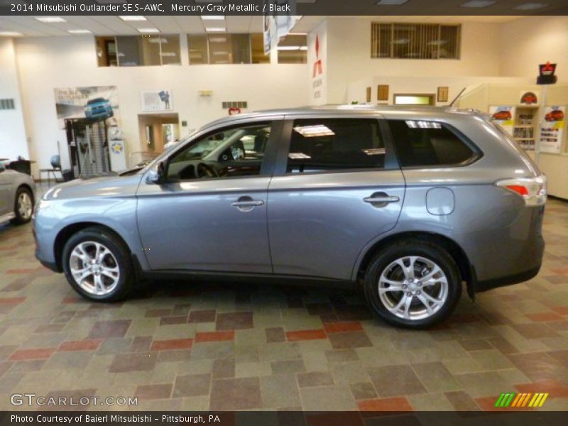 Mercury Gray Metallic / Black 2014 Mitsubishi Outlander SE S-AWC