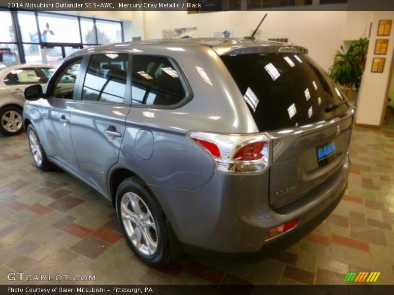 Mercury Gray Metallic / Black 2014 Mitsubishi Outlander SE S-AWC