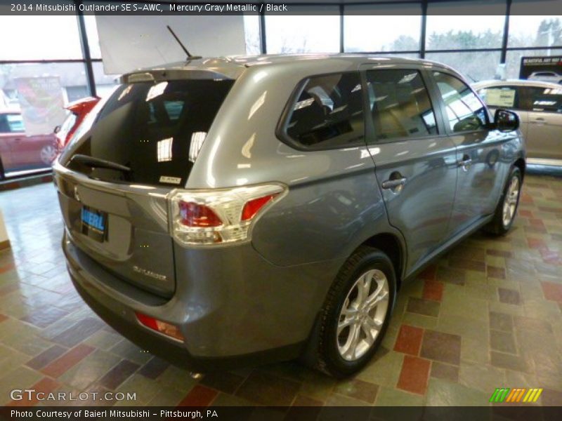 Mercury Gray Metallic / Black 2014 Mitsubishi Outlander SE S-AWC