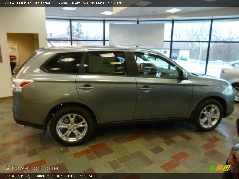 Mercury Gray Metallic / Black 2014 Mitsubishi Outlander SE S-AWC