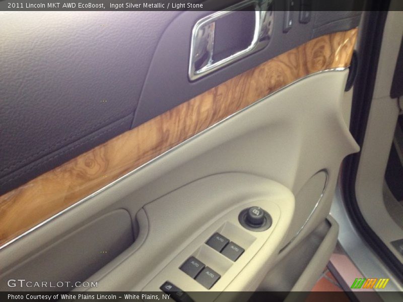 Ingot Silver Metallic / Light Stone 2011 Lincoln MKT AWD EcoBoost