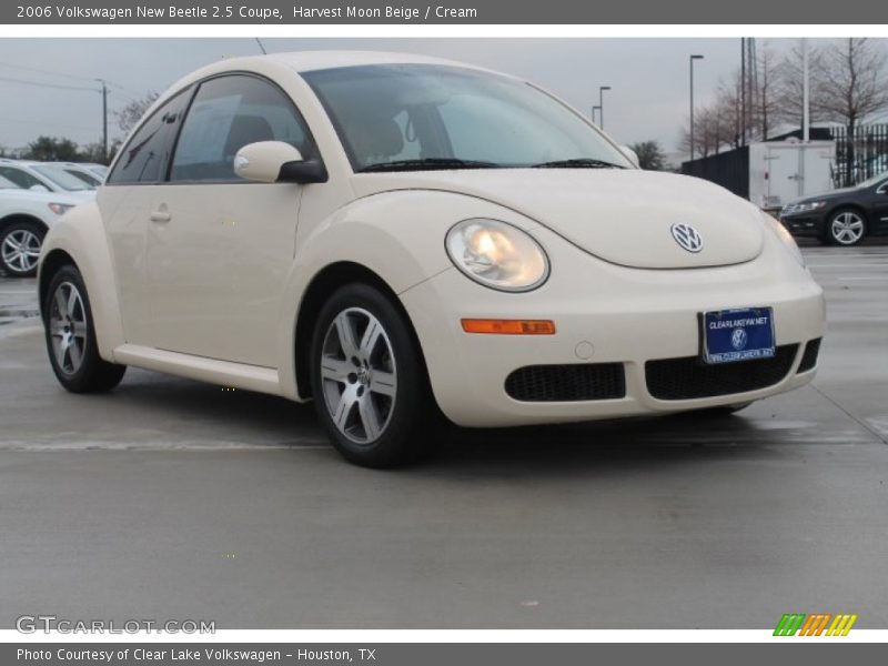 Harvest Moon Beige / Cream 2006 Volkswagen New Beetle 2.5 Coupe