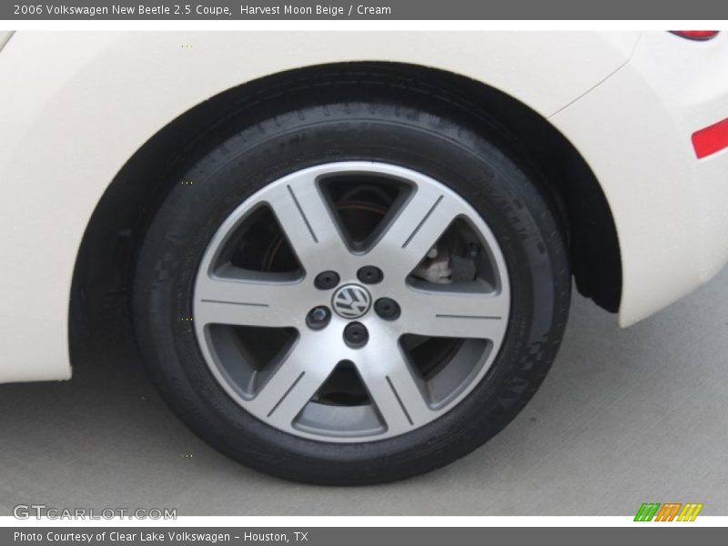 Harvest Moon Beige / Cream 2006 Volkswagen New Beetle 2.5 Coupe