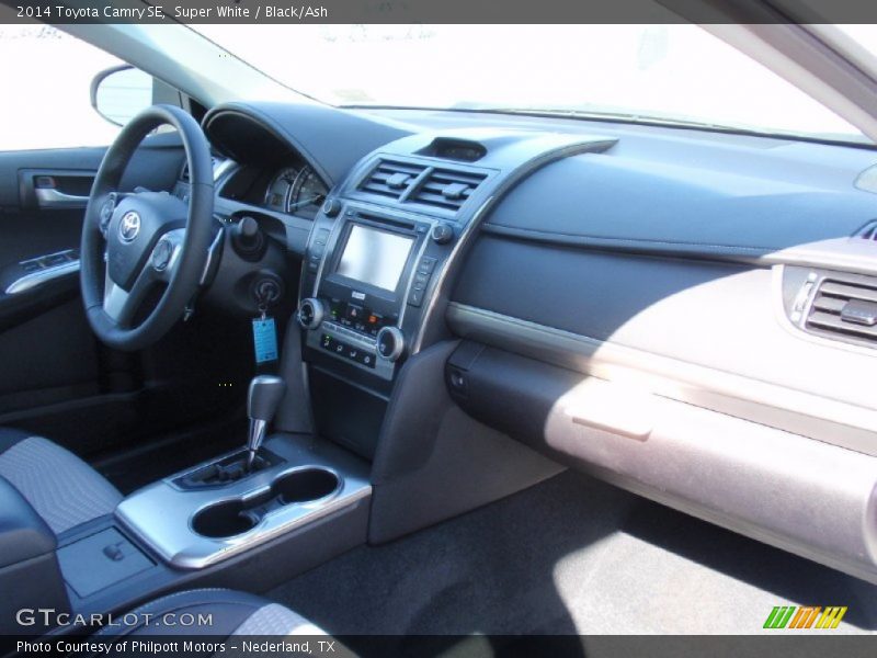 Super White / Black/Ash 2014 Toyota Camry SE