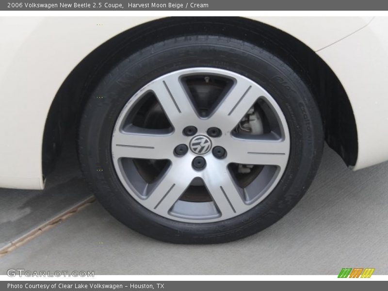 Harvest Moon Beige / Cream 2006 Volkswagen New Beetle 2.5 Coupe