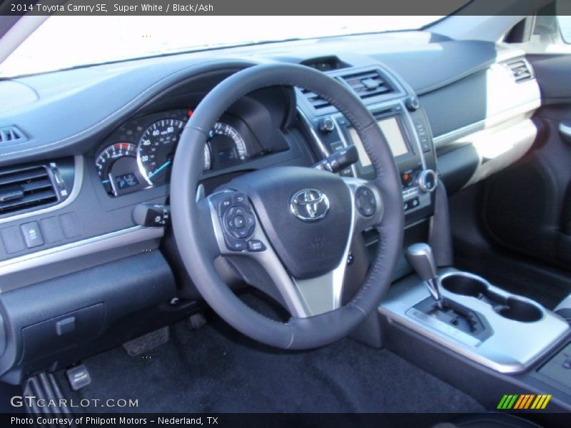 Super White / Black/Ash 2014 Toyota Camry SE