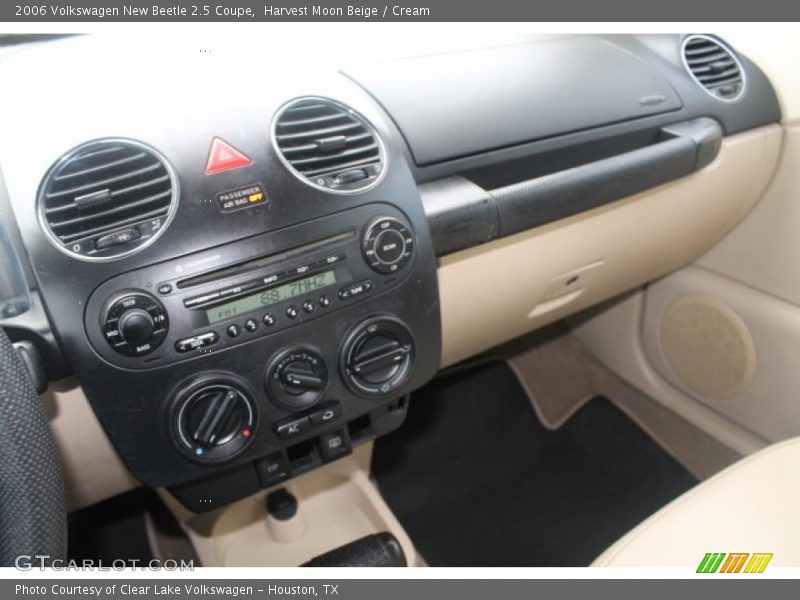 Harvest Moon Beige / Cream 2006 Volkswagen New Beetle 2.5 Coupe