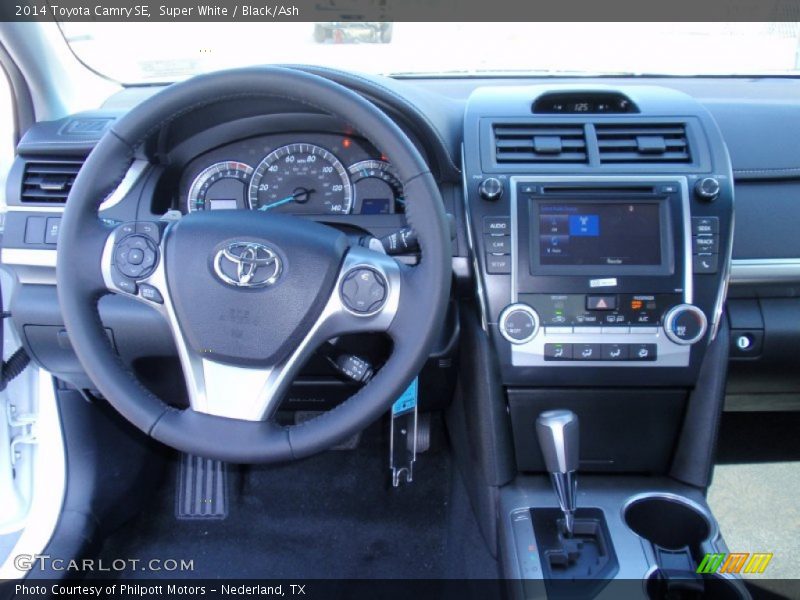 Super White / Black/Ash 2014 Toyota Camry SE
