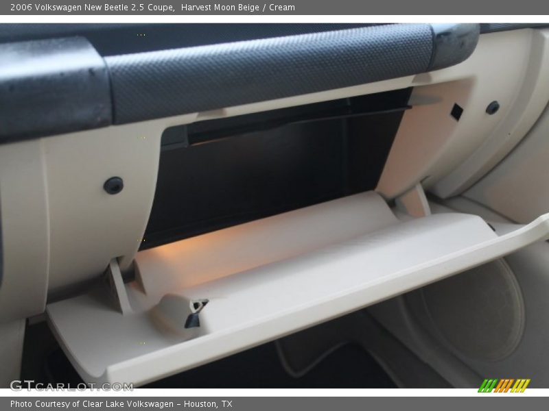 Harvest Moon Beige / Cream 2006 Volkswagen New Beetle 2.5 Coupe