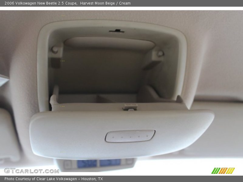 Harvest Moon Beige / Cream 2006 Volkswagen New Beetle 2.5 Coupe