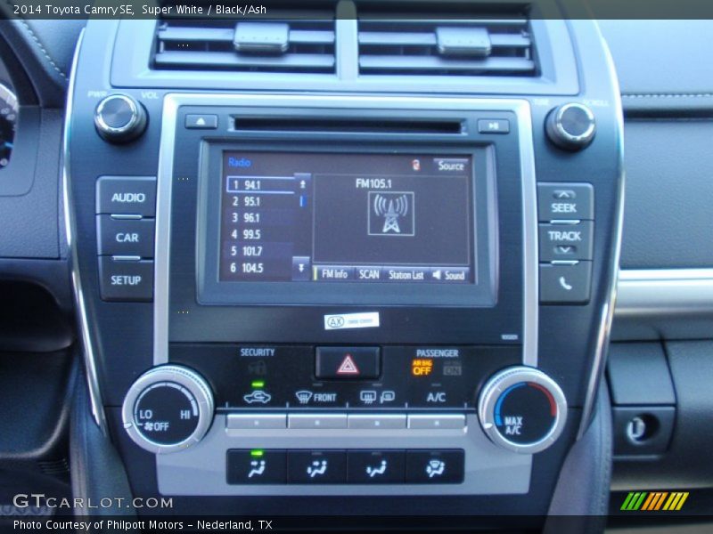 Super White / Black/Ash 2014 Toyota Camry SE