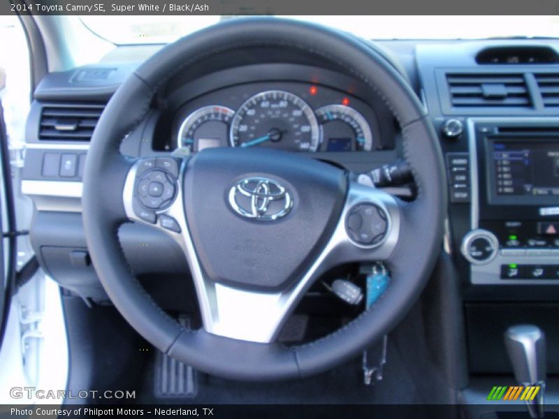 Super White / Black/Ash 2014 Toyota Camry SE