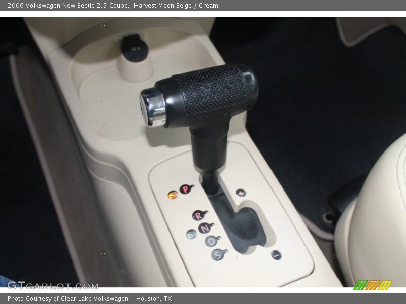 Harvest Moon Beige / Cream 2006 Volkswagen New Beetle 2.5 Coupe