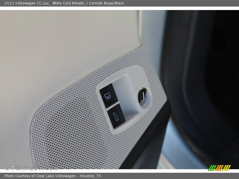 White Gold Metallic / Cornsilk Beige/Black 2011 Volkswagen CC Lux