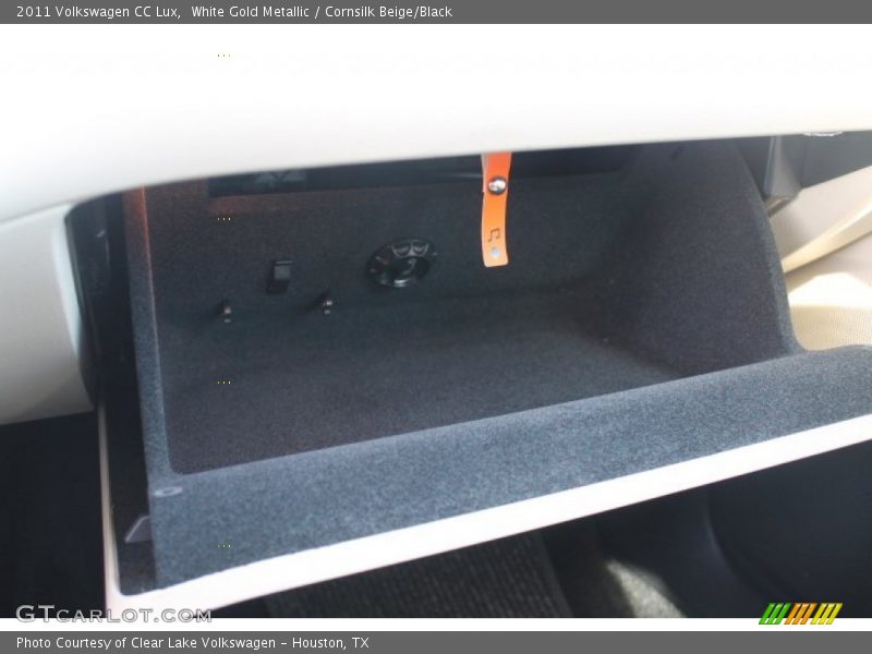 White Gold Metallic / Cornsilk Beige/Black 2011 Volkswagen CC Lux