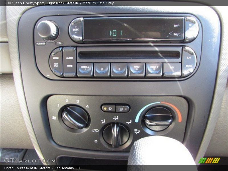 Light Khaki Metallic / Medium Slate Gray 2007 Jeep Liberty Sport