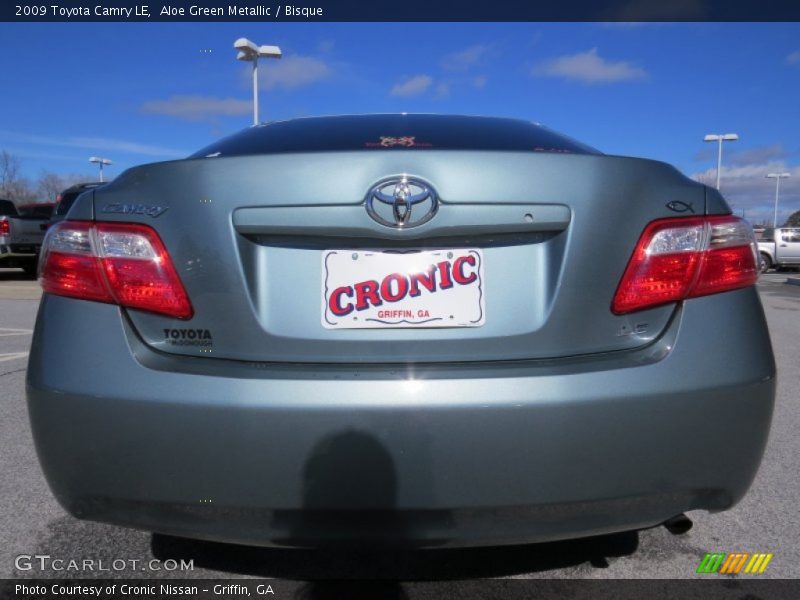 Aloe Green Metallic / Bisque 2009 Toyota Camry LE