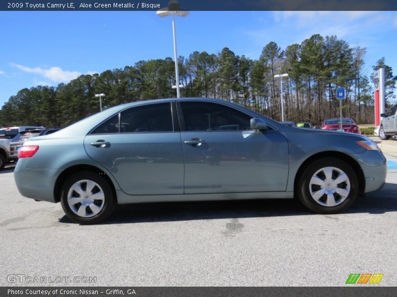 Aloe Green Metallic / Bisque 2009 Toyota Camry LE