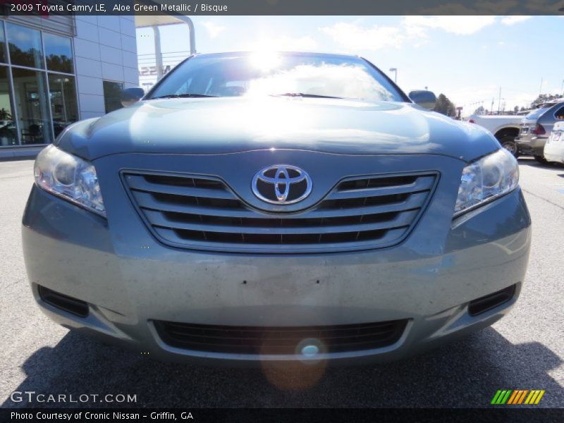 Aloe Green Metallic / Bisque 2009 Toyota Camry LE