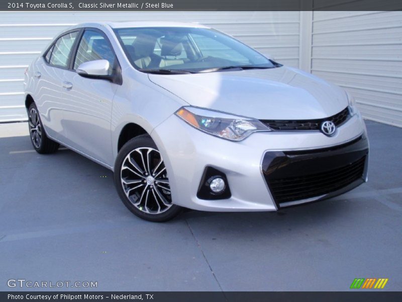 Front 3/4 View of 2014 Corolla S