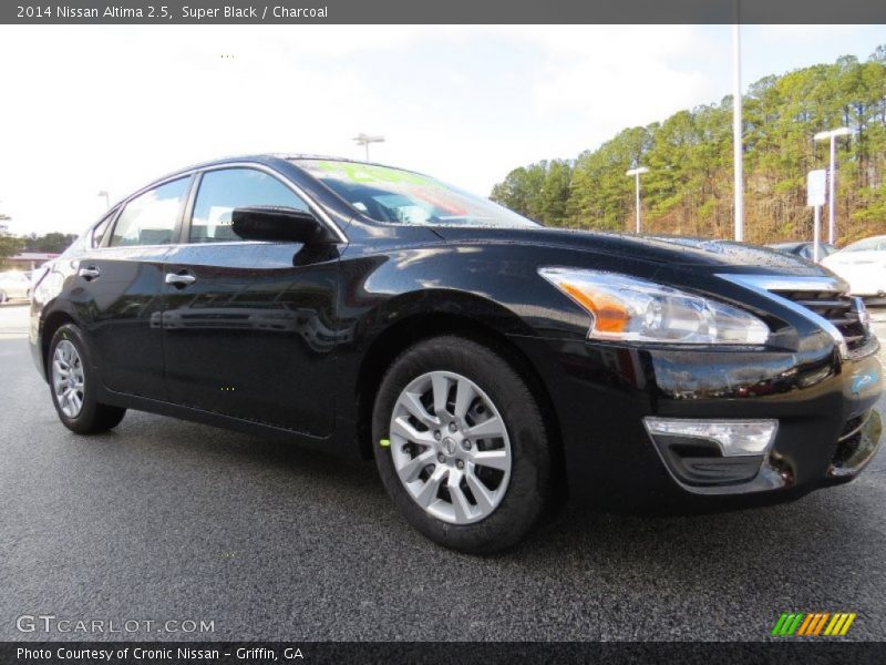 Super Black / Charcoal 2014 Nissan Altima 2.5