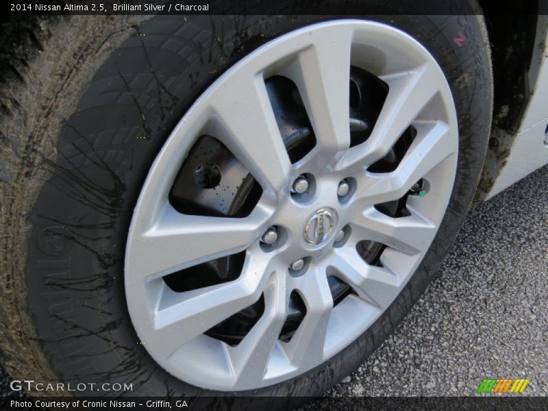 Brilliant Silver / Charcoal 2014 Nissan Altima 2.5