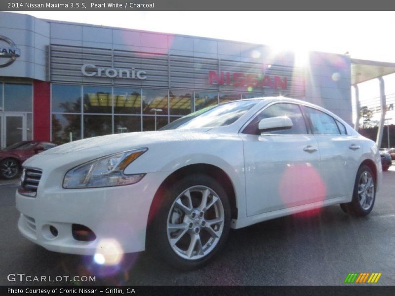 Pearl White / Charcoal 2014 Nissan Maxima 3.5 S