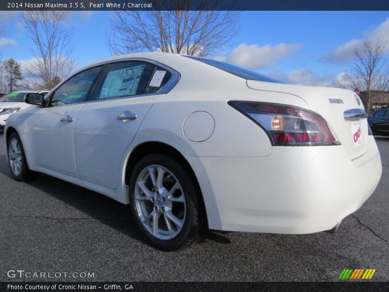 Pearl White / Charcoal 2014 Nissan Maxima 3.5 S