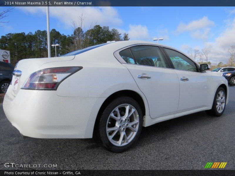 Pearl White / Charcoal 2014 Nissan Maxima 3.5 S