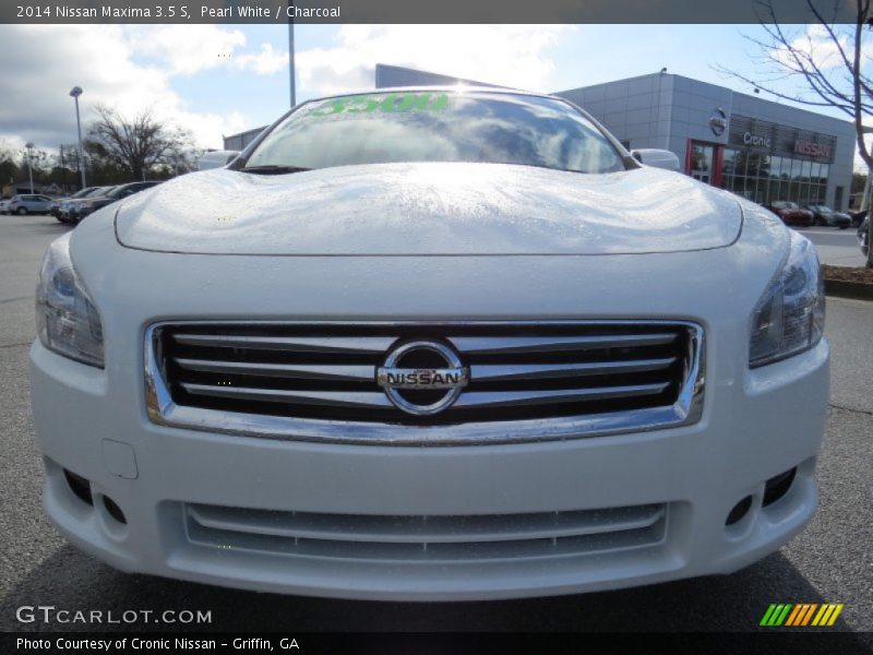 Pearl White / Charcoal 2014 Nissan Maxima 3.5 S