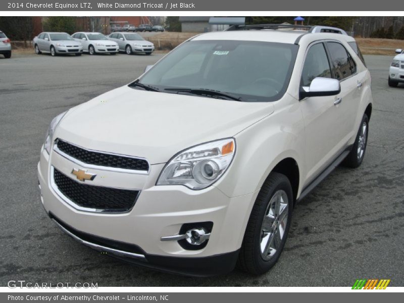 Front 3/4 View of 2014 Equinox LTZ