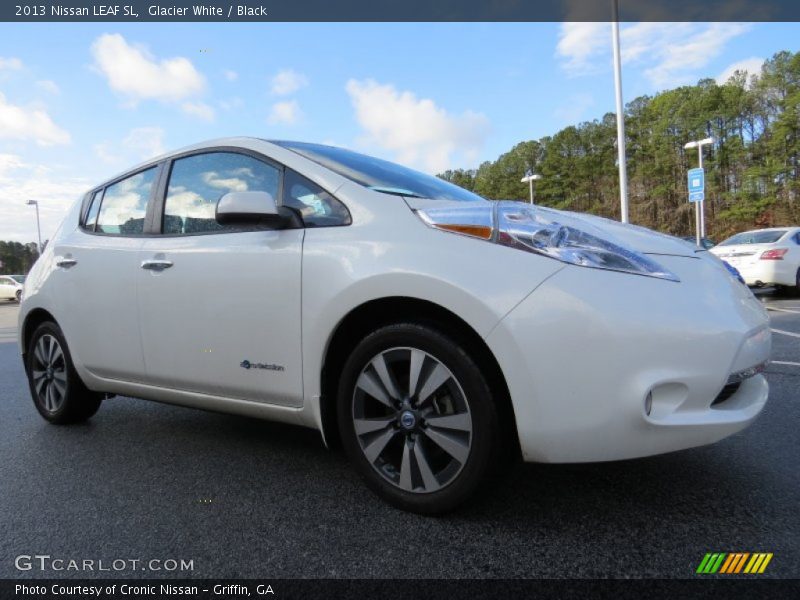 Glacier White / Black 2013 Nissan LEAF SL