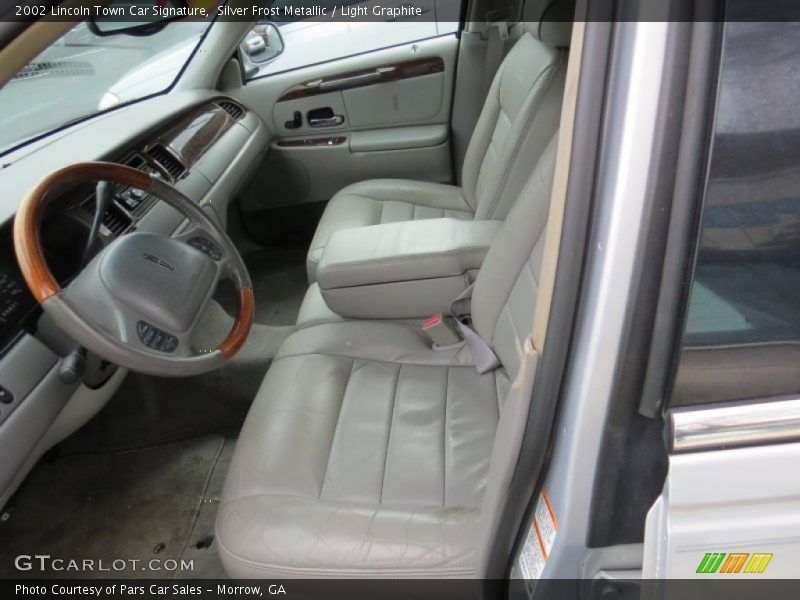 Silver Frost Metallic / Light Graphite 2002 Lincoln Town Car Signature