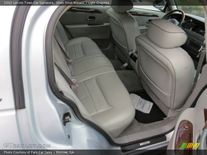 Silver Frost Metallic / Light Graphite 2002 Lincoln Town Car Signature