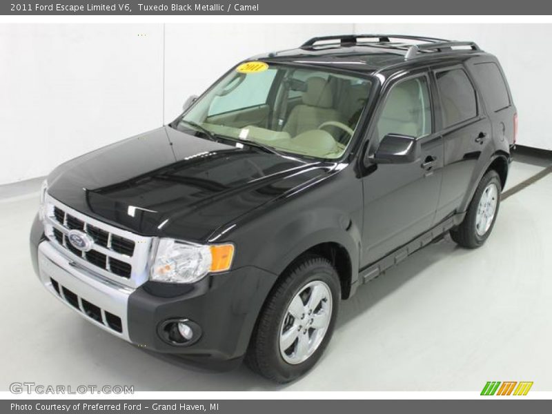 Tuxedo Black Metallic / Camel 2011 Ford Escape Limited V6