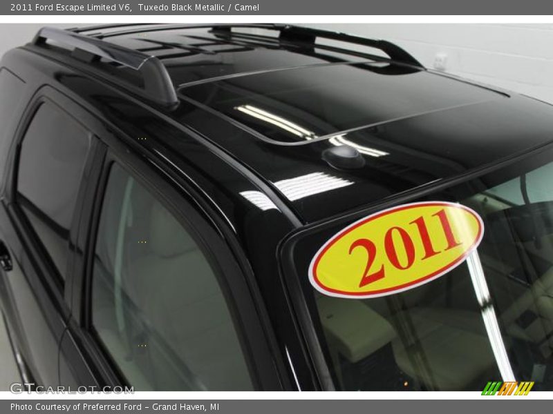 Tuxedo Black Metallic / Camel 2011 Ford Escape Limited V6
