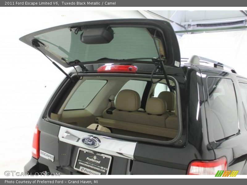 Tuxedo Black Metallic / Camel 2011 Ford Escape Limited V6