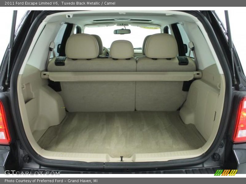  2011 Escape Limited V6 Trunk