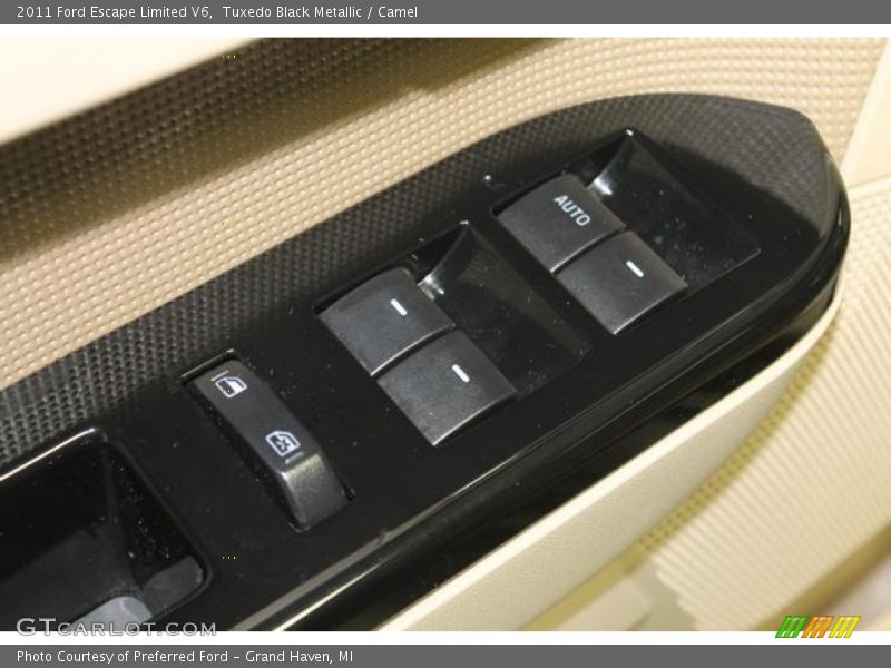 Tuxedo Black Metallic / Camel 2011 Ford Escape Limited V6