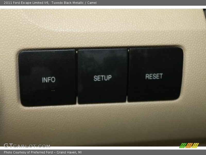 Tuxedo Black Metallic / Camel 2011 Ford Escape Limited V6