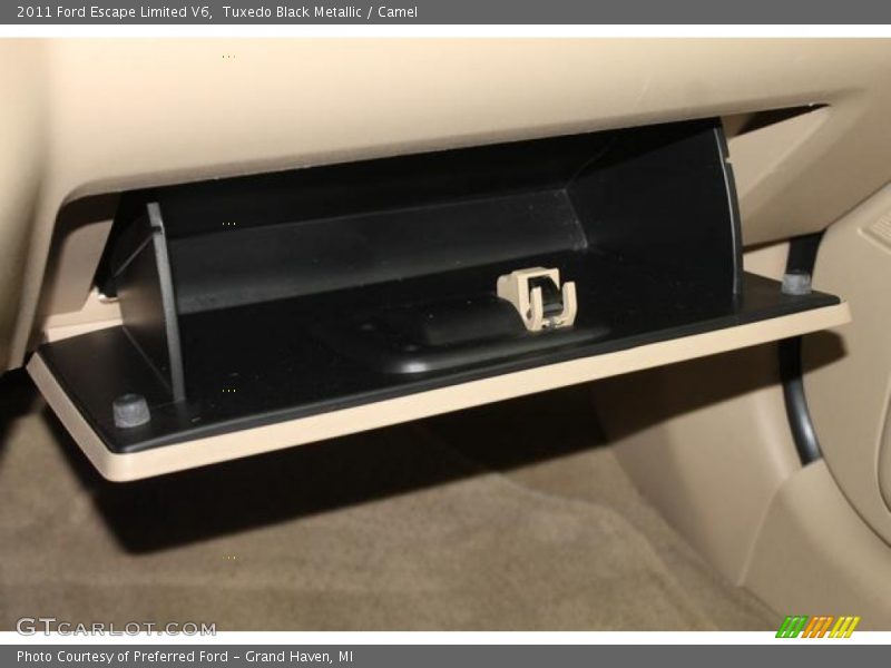 Tuxedo Black Metallic / Camel 2011 Ford Escape Limited V6