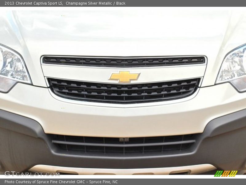 Champagne Silver Metallic / Black 2013 Chevrolet Captiva Sport LS