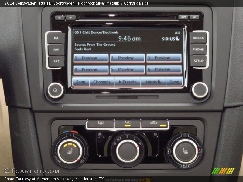 Controls of 2014 Jetta TDI SportWagen