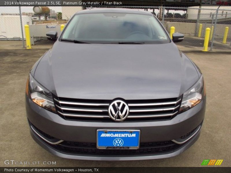 Platinum Gray Metallic / Titan Black 2014 Volkswagen Passat 2.5L SE