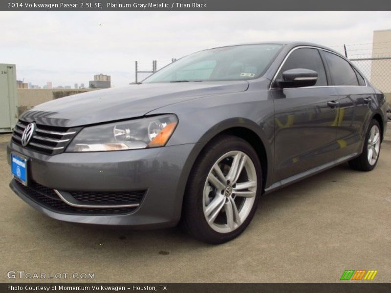 Platinum Gray Metallic / Titan Black 2014 Volkswagen Passat 2.5L SE