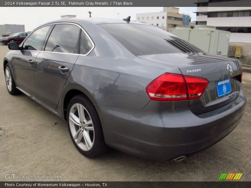 Platinum Gray Metallic / Titan Black 2014 Volkswagen Passat 2.5L SE