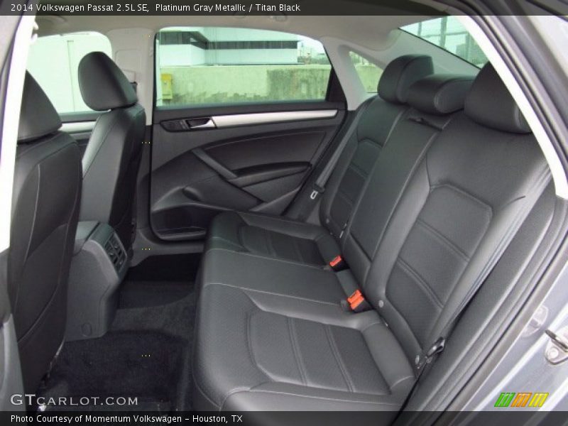 Platinum Gray Metallic / Titan Black 2014 Volkswagen Passat 2.5L SE