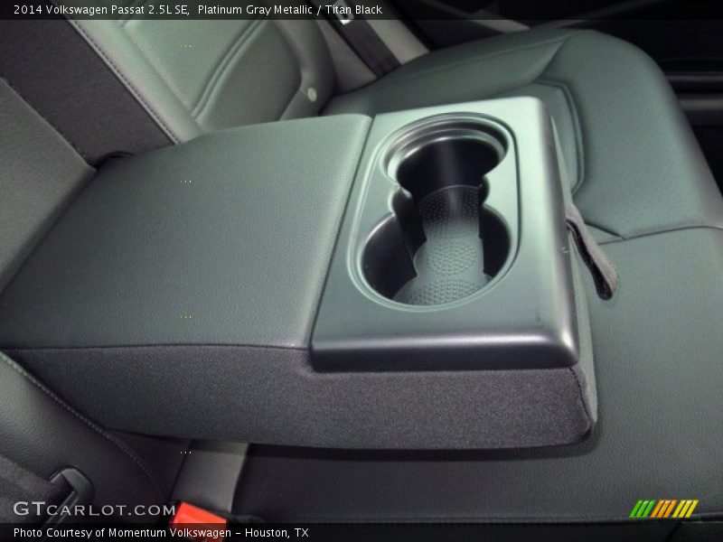 Platinum Gray Metallic / Titan Black 2014 Volkswagen Passat 2.5L SE