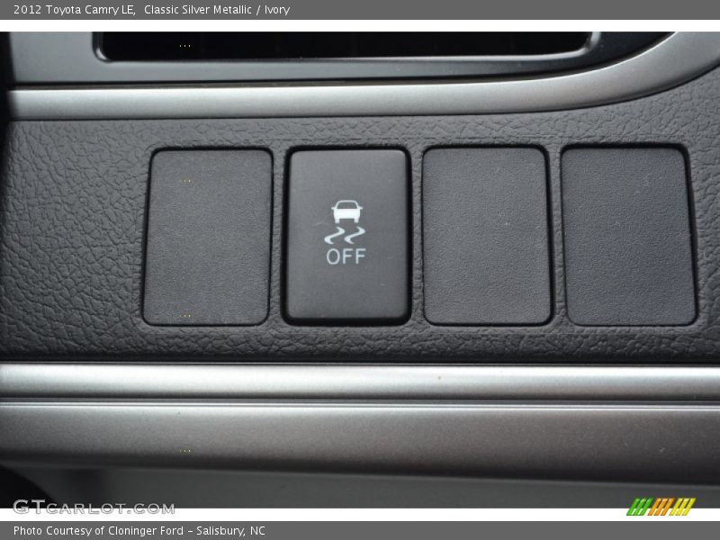 Classic Silver Metallic / Ivory 2012 Toyota Camry LE